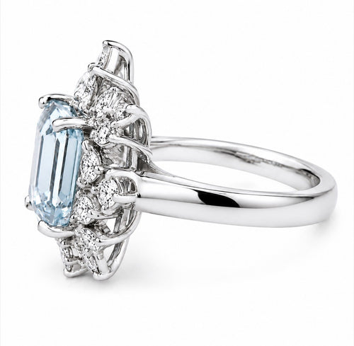18ct Aqua & Diamond Vintage Ring